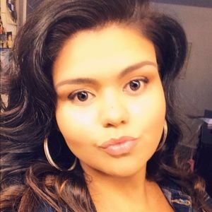 Meet your Posher, Vanessa